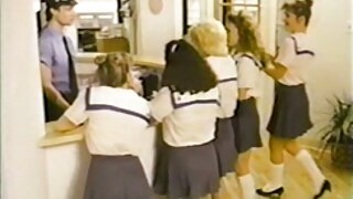 Tri shemale Isabelle, Jo i Allana polude bušeći jedna drugoj uske guzice