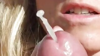 Nevaljala Suzi siše veliki shemale kurac i obrubljuje joj rupu u dupetu
